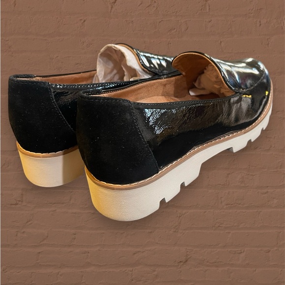 Vionic Kensley Women's Slip On Loafer Black Patent Leather- 6.5 Medium - Picture 5 of 8
